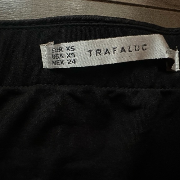 ZARA Trafaluc Textured Striped Mini Skirt | XS | Red, Black & Cream Boho Chic - Picture 4 of 6